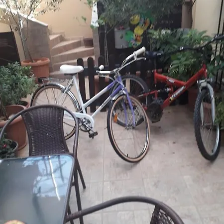Alikes Close To International Airport And Rafina Port *