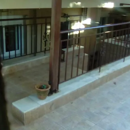 Alikes Close To International Airport And Rafina Port Apartment