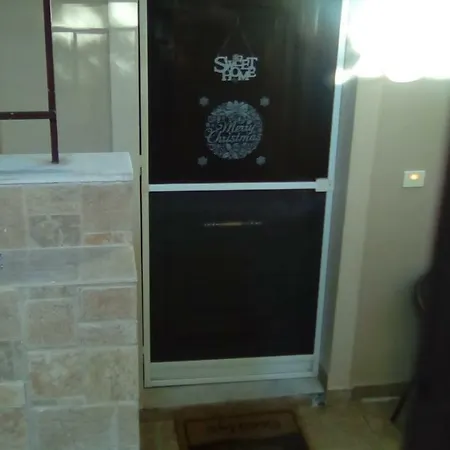 Apartment Alikes Close To International Airport And Rafina Port