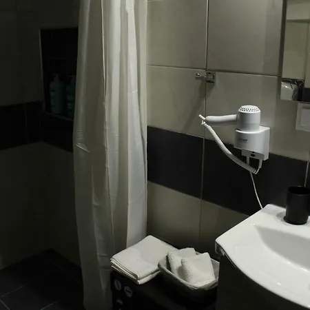 Alikes Close To International Airport And Rafina Port