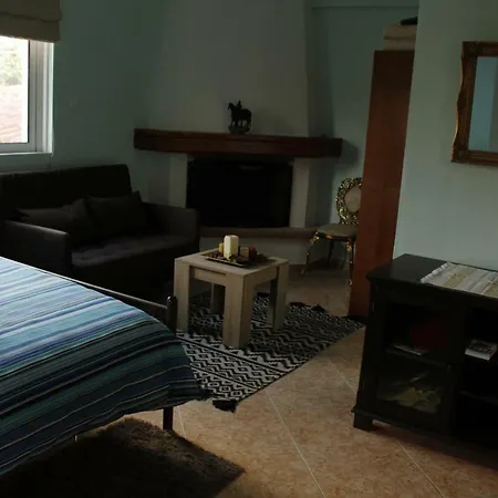 Alikes Close To International Airport And Rafina Port Apartment *