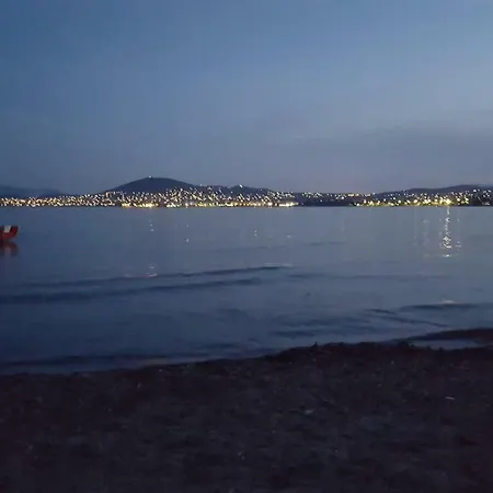 Alikes Close To International Airport And Rafina Port Apartment *