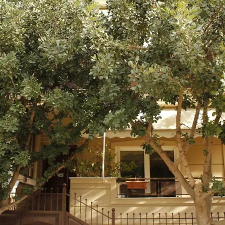 Alikes Close To International Airport And Rafina Port